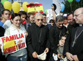 Obispos en la manifestación contra el matrimonio gay en 2005