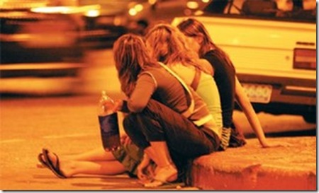 Los jóvenes acceden con facilidad al alcohol. | S.E.