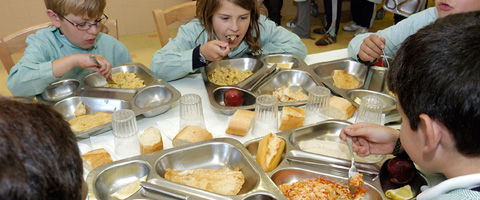 Mejora la calidad nutricional de los menús escolares, pero uno de cada tres son mediocres o malos 